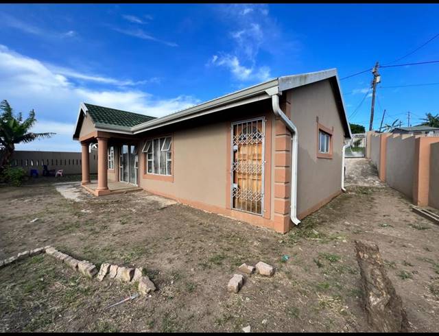 3 BEDROOM HOUSE FOR SALE IN KWAMASHU